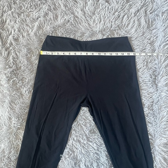 LuLaRoe Tall and Curvy Women's Black Leggings - Picture 4 of 9